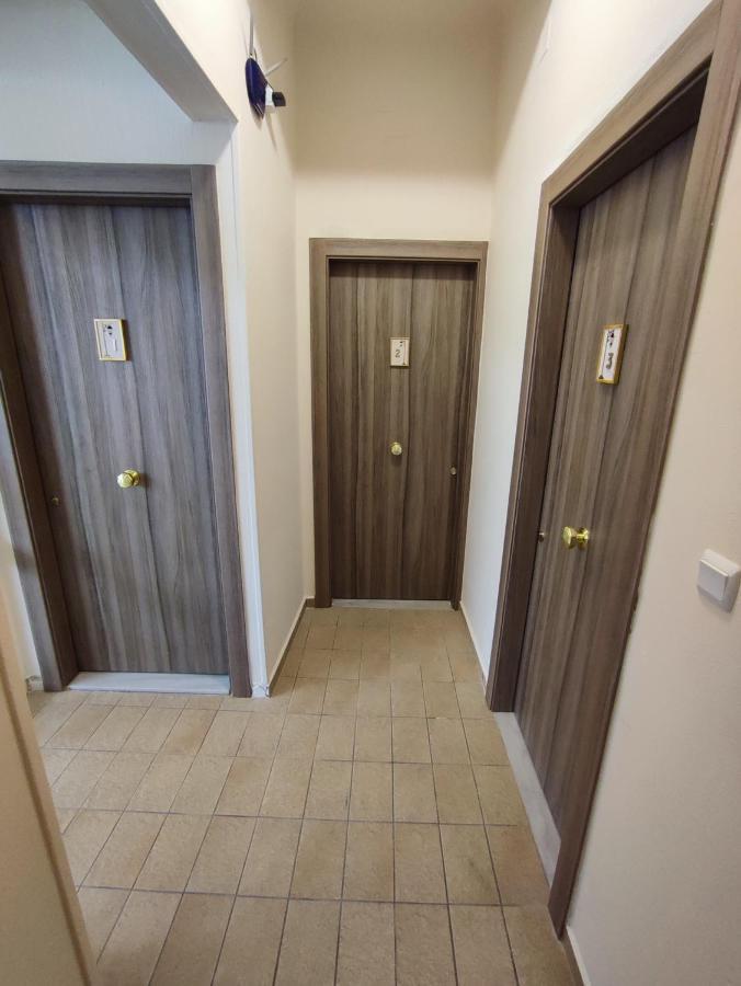 Central 9 Rooms Ермополи Екстериор снимка