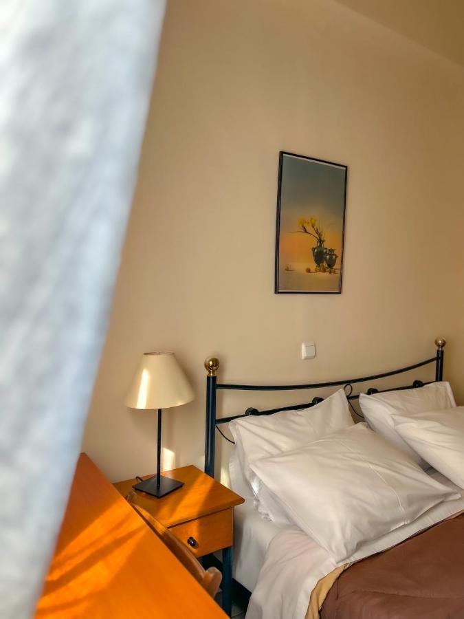Central 9 Rooms Ермополи Екстериор снимка