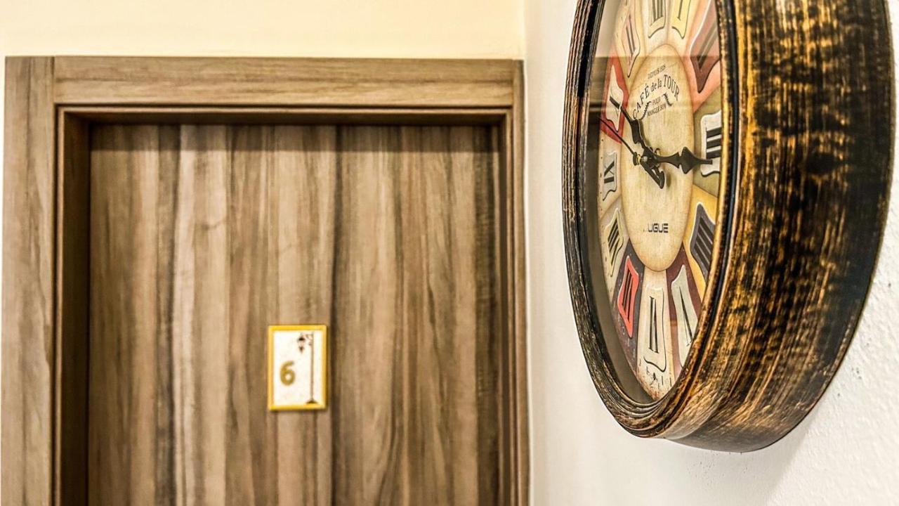 Central 9 Rooms Ермополи Екстериор снимка