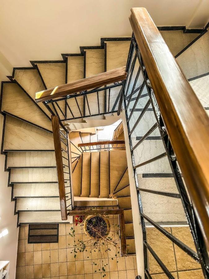 Central 9 Rooms Ермополи Екстериор снимка