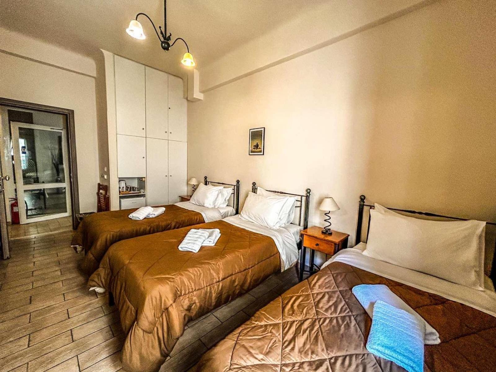 Central 9 Rooms Ермополи Стая снимка